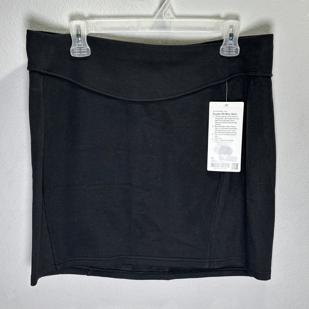 Lululemon Women's Scuba High Rise Mini Skirt Size XL Black Soft Comfy Stretch